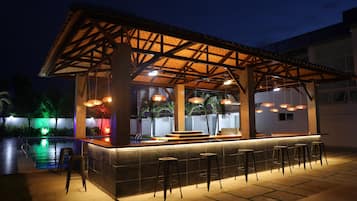 Poolside bar