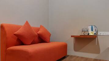 ستائر تعتيم وتجهيزات عازلة للصوت ومكواة/لوح كي وواي فاي مجانًا