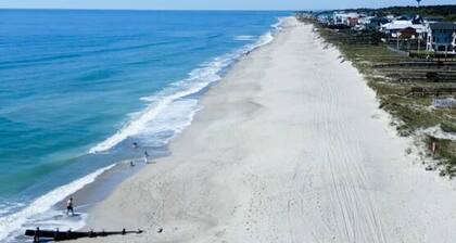 Summer Lovin - Kure Beach oceanfront w/ hot tub