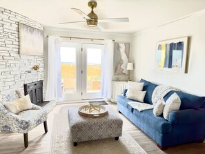 Smart TV, fireplace