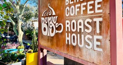 NEW 1 Min Walk DT Gilbert - 4 Bedroom Retreat