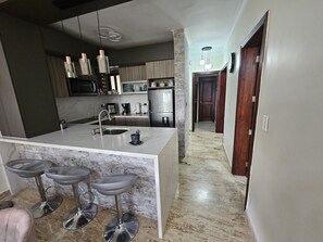 Familienapartment, 1 Schlafzimmer, Poolblick | Eigene Küche | Kochgeschirr/Geschirr/Besteck