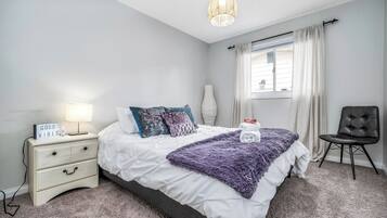 2 Schlafzimmer, BĂŒgeleisen/BĂŒgelbrett, WLAN, BettwĂ€sche