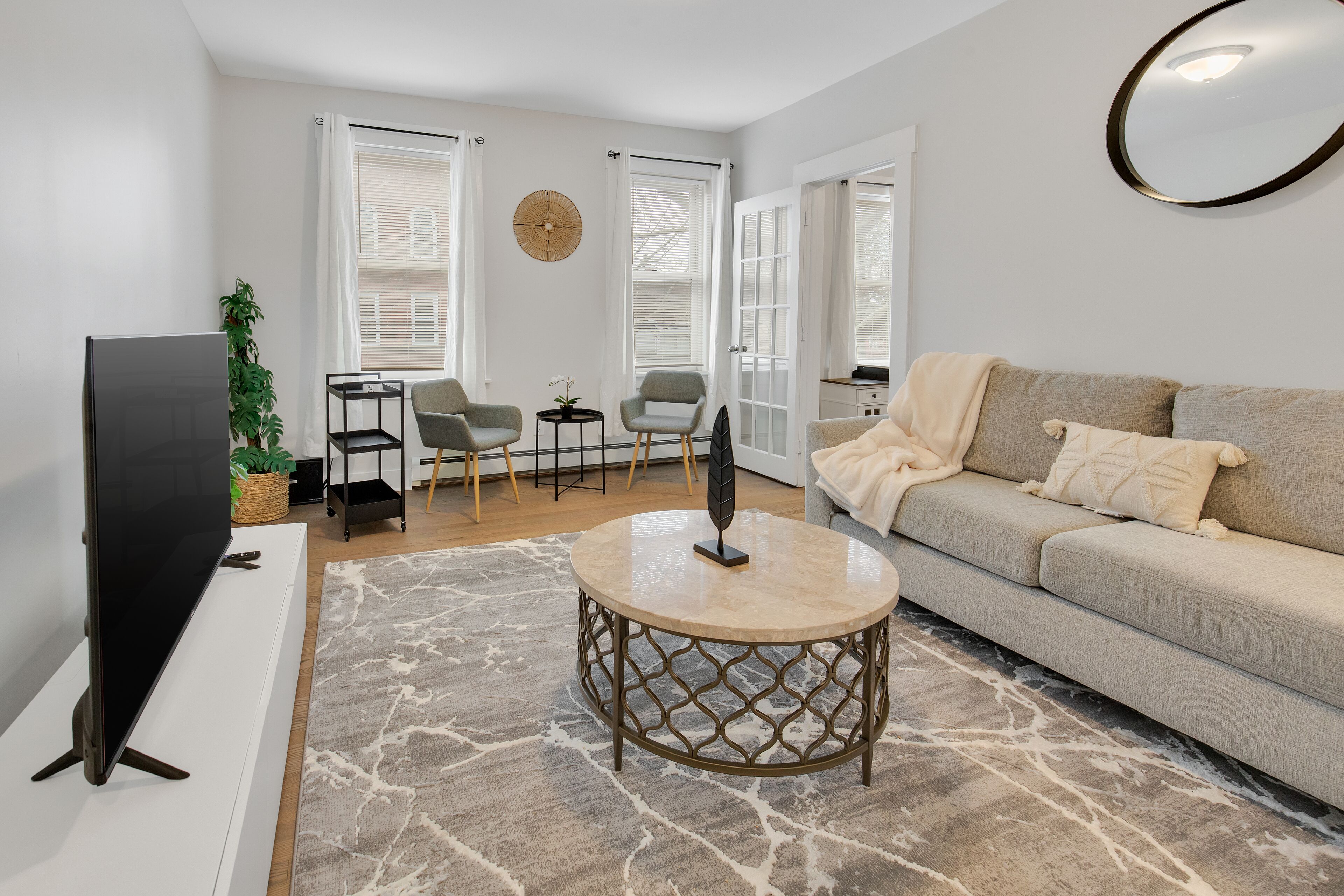 Historic Wooster Square apt. Self check-in centralized location