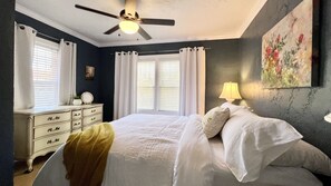 2 bedrooms, desk, WiFi, bed sheets