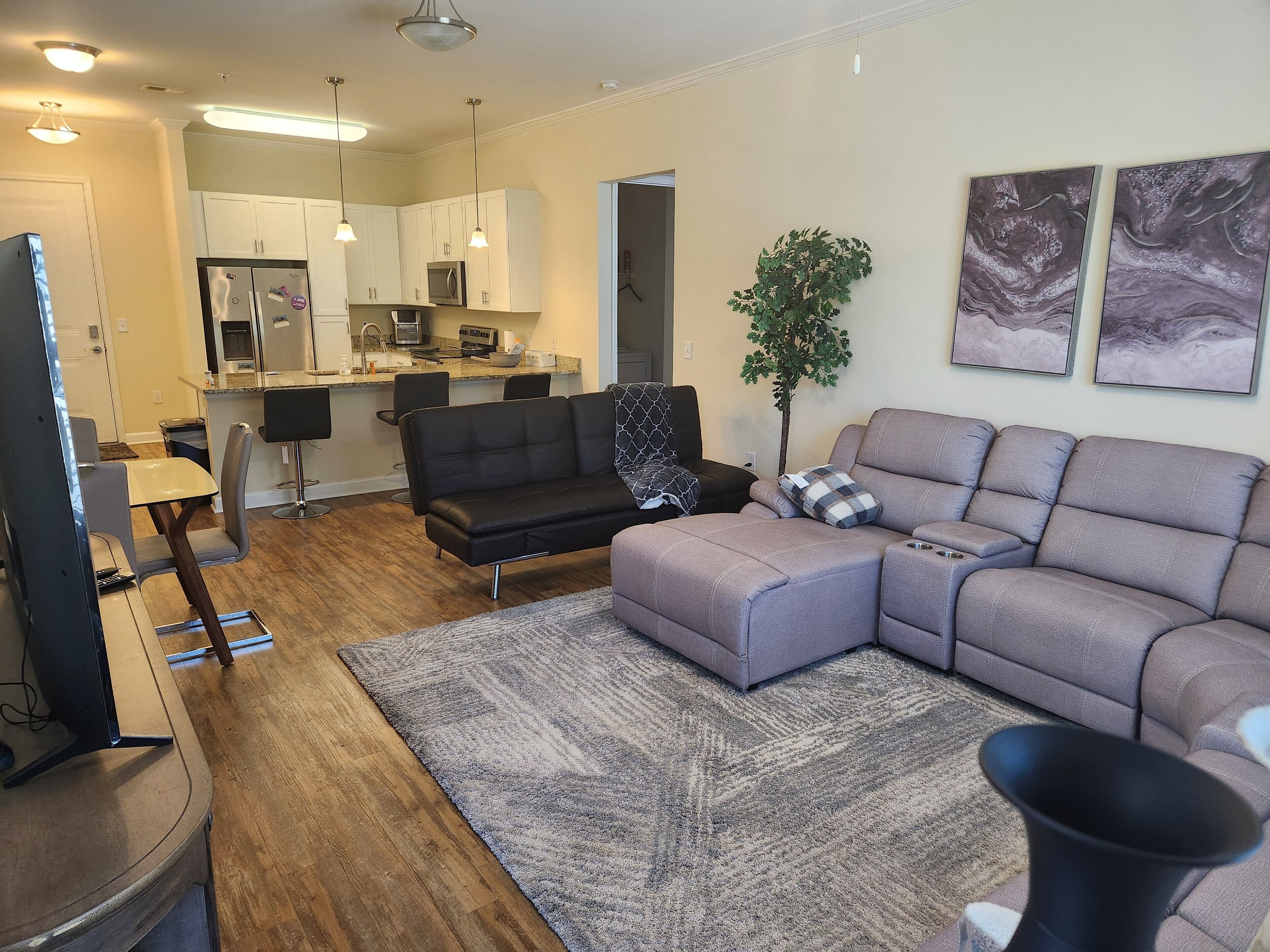 Newly remodeled property, close to beaches, golf, shopping & St. Augustine.    