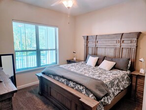 2 多间卧室、熨斗/熨衣板、WiFi、床单