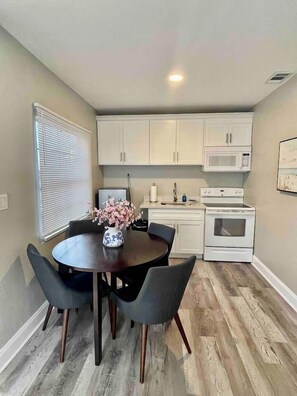 Fridge, microwave - Beach Bliss Getaway- Stylish 1 Bedroom Apt (Clearwater)