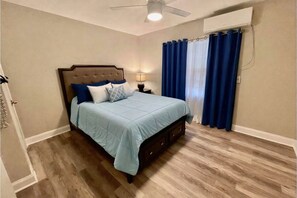 1 bedroom, WiFi, bed sheets - Beach Bliss Getaway- Stylish 1 Bedroom Apt (Clearwater)