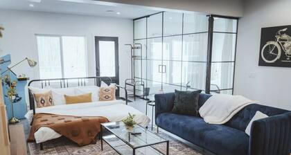 NYC Loft Inspired •12 mins to WEM •Vintage arcade