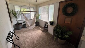 Unclassified image, 4 of 17, button - Charming 3-bedroom house in Decatur City, Minutes from Little River Lake. (Decatur City)
