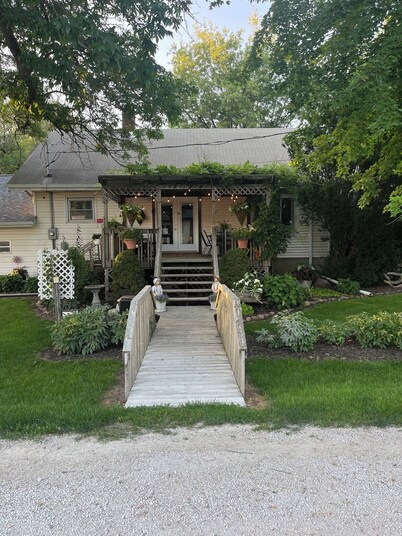 Charming 3-bedroom house in Decatur City, Minutes from Little River Lake.