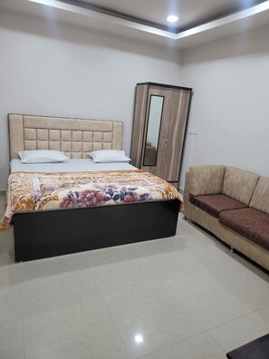 1 Schlafzimmer, Betten mit Memory-Foam-Matratzen, individuell dekoriert