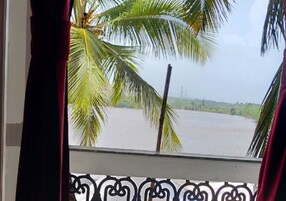 Superior Double Room | Balcony