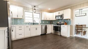 Réfrigérateur, cafetiÚre/bouilloire