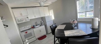 Newly remodeled studio, 7 min from Clearwater Beach