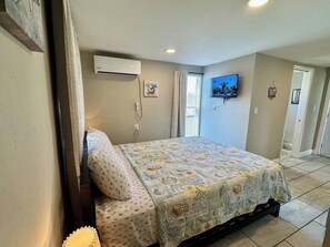 1 bedroom, WiFi, bed sheets - Beach Mode ON • Near the Beach • Pet Friendly (Clearwater)