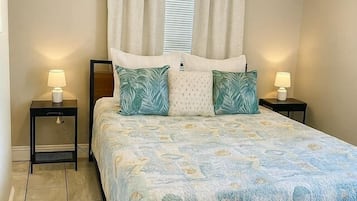 1 chambre, fer et planche à repasser, Wi-Fi, draps fournis