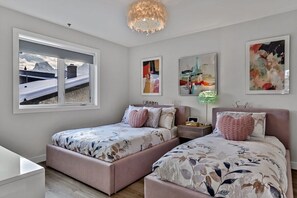 4 bedrooms, desk, iron/ironing board, travel cot