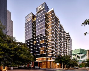 Exterior - Meriton Suites Canberra (Canberra)