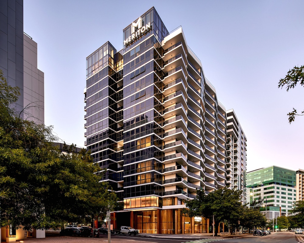 Meriton Suites Canberra photo 4