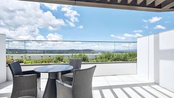 Loft executivo, 1 quarto | Sacada