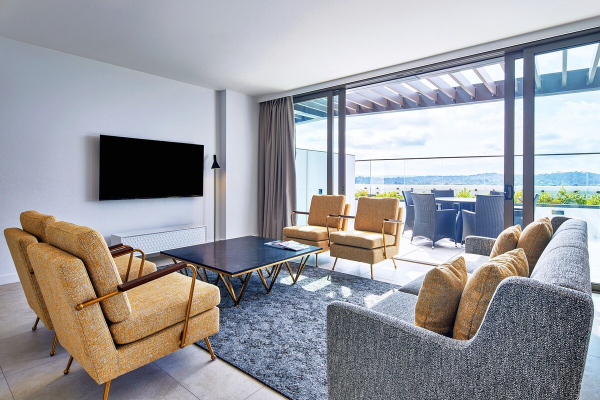 Meriton Suites Canberra