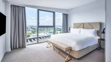 3 Bedroom Capital Penthouse | 3 bedrooms, in-room safe, iron/ironing board, cribs/infant beds