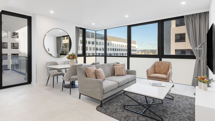 Meriton Suites Canberra
