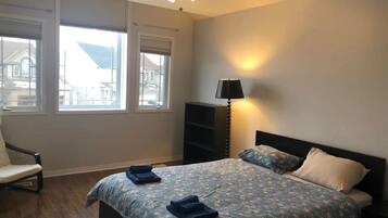 5 bedrooms, WiFi, bed sheets