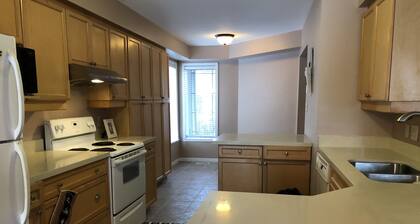 Clean and quiet house near Costco shopping mall