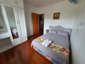 4 bedrooms, iron/ironing board, free WiFi, bed sheets - Spacious 4-bdrm fully self-contained WIFI, Parking (Suva)