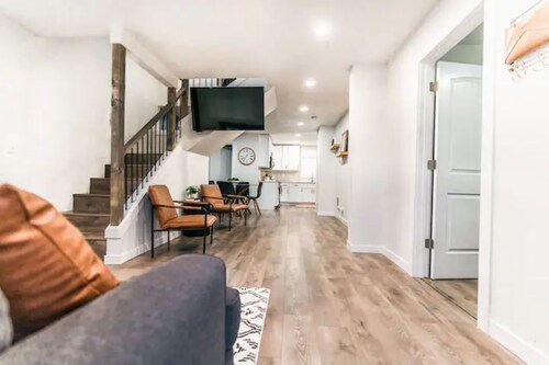 Spacious Downtown 4BD House 8 min from Ruston Way Waterfront!