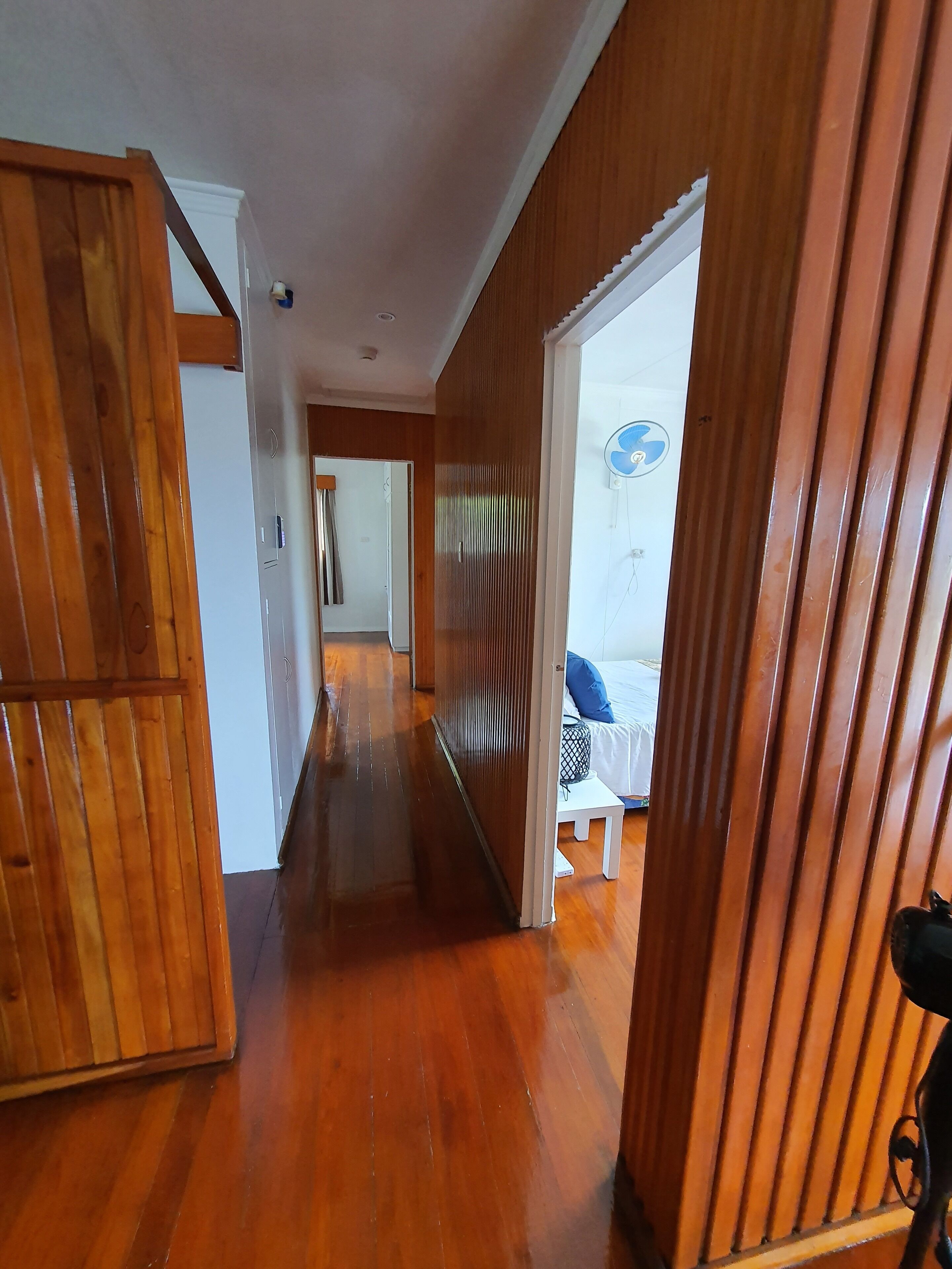 3 Schlafzimmer, Schreibtisch, Bügeleisen/Bügelbrett, Reisekinderbett