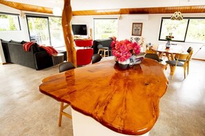 Dining - Magical Oceanfront Spot  (Hapuku)