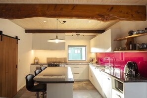 Private kitchen - Magical Oceanfront Spot  (Hapuku)