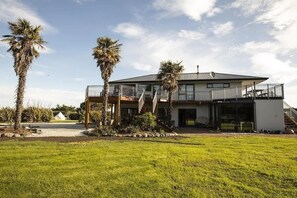 Exterior - Magical Oceanfront Spot  (Hapuku)