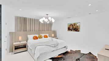 3 chambres, bureau, fer et planche Ă repasser, lit parapluie