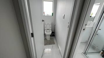 Dusch, hÄrtork, handdukar och tvÄl