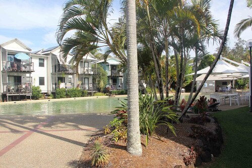 Noosa Lakes Apartment