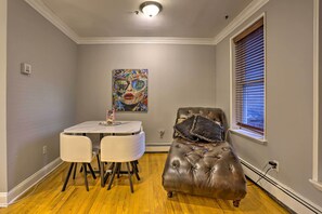 Interior - Couple’s Hub Near MetLife, Walk to Public Transit! (Hoboken)