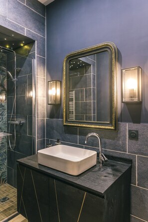 Deluxe Room, Garden View | Bathroom - Le Prieuré du Preux  (Sepeaux)