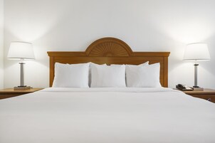 Standard King Room | Cofres nos quartos, escrivaninha, cortinas blackout