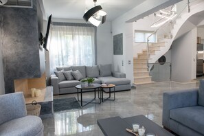 Smart TV, chimenea y videojuegos 