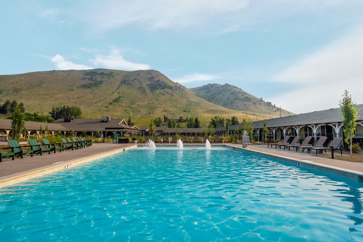 For the Whole Family! Pool, 2 Convenient Units, Free Parking, Pet-Friendly