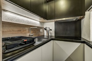 Kühlschrank, Ofen, Herdplatte, Geschirrspüler