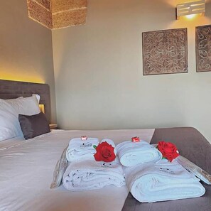 In-room safe, blackout drapes, soundproofing, iron/ironing board - Masseria Elysium (Mesagne)