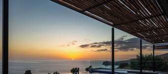 Luxe Coastal Escape with Sea Views - Heated private pool, close to the beach!