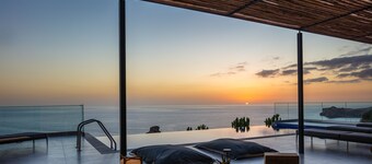 Luxe Coastal Escape with Sea Views - Heated private pool, close to the beach!