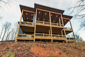 Exterior - Mountain View Luxury Lodge | Hot Tub Retreat (Blue Ridge Mountains)